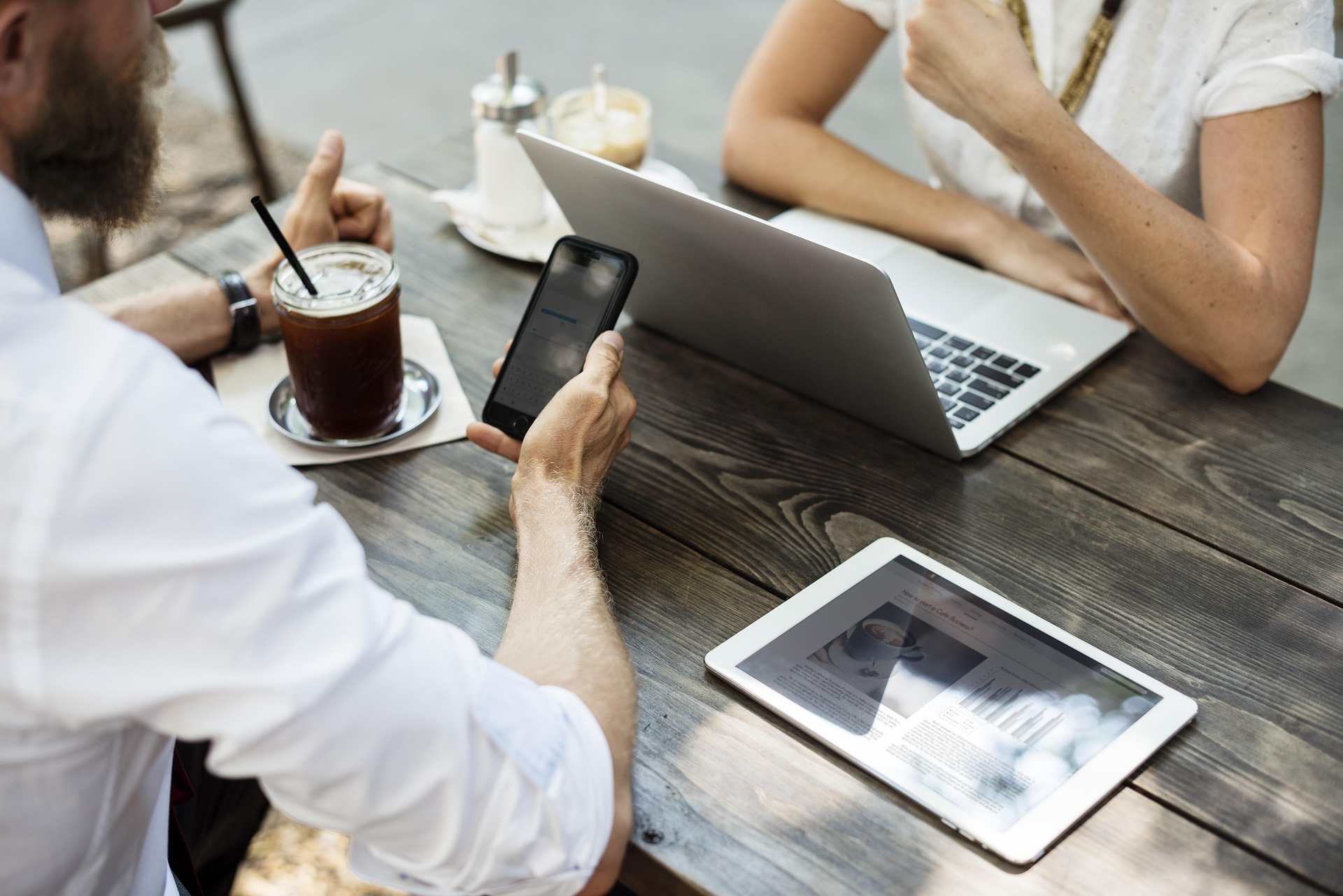 Consumer using GladGrade app